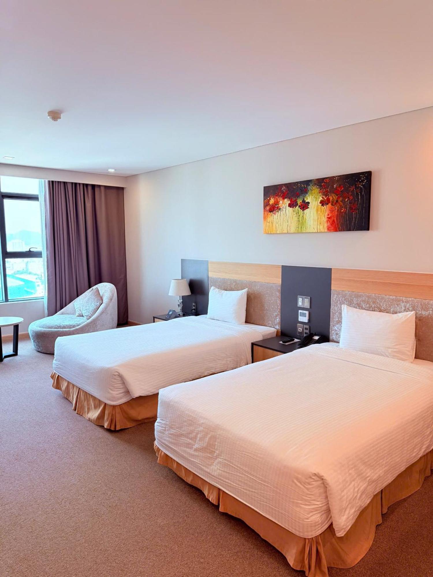 Отель Muong Thanh Luxury Нячанг