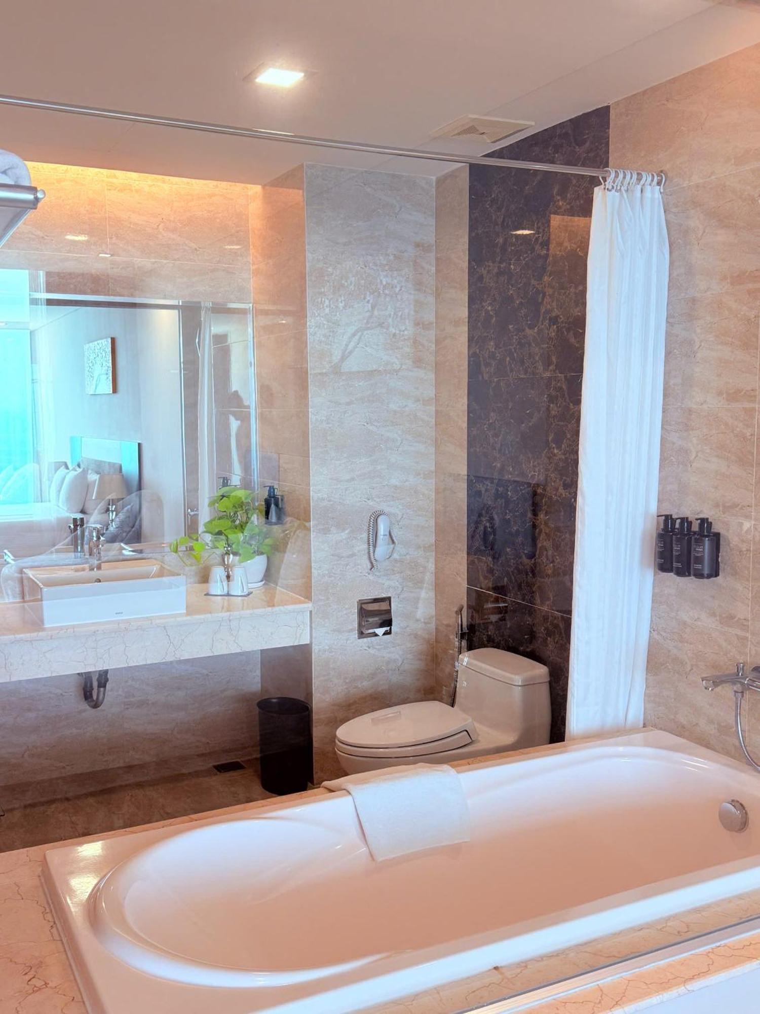 Отель Muong Thanh Luxury 5*
